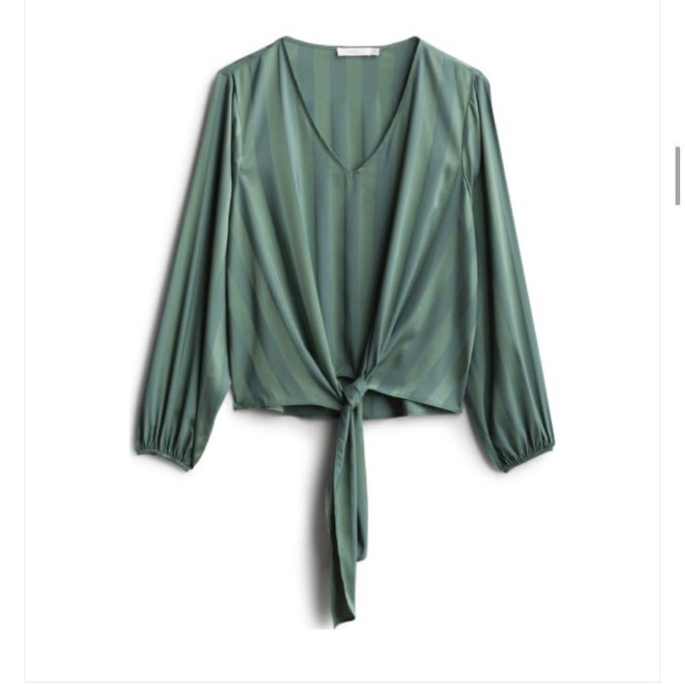 NWT Stitch Fix Lush Baker Tie‎ Front Satin Blouse M